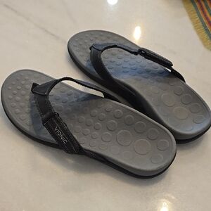 Vionic Black Flip Flops
